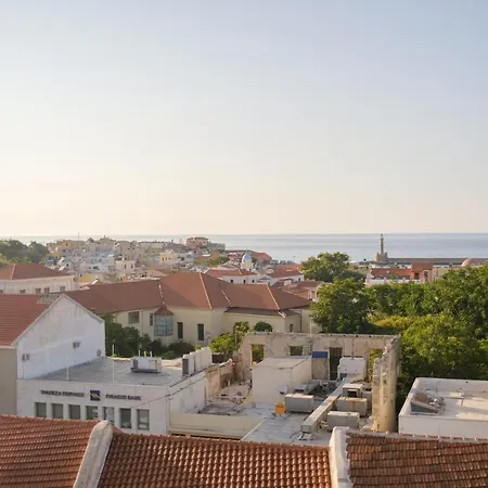 Sky-high Penthouse W. Stunning Views - 01