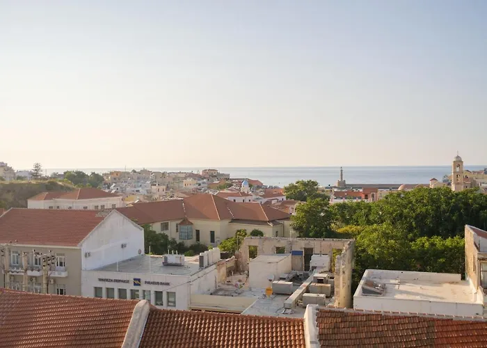 Sky-high Penthouse W. Stunning Views - 01