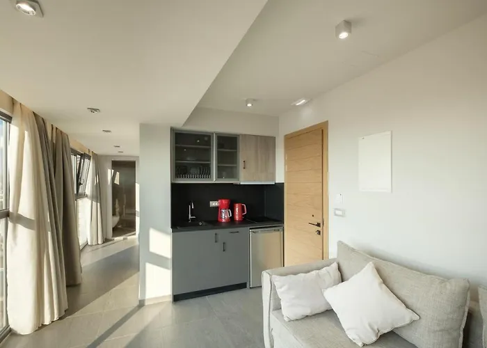 Sky-high Penthouse W. Stunning Views - 01 La Canea