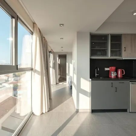 Sky-high Penthouse W. Stunning Views - 01 Daire